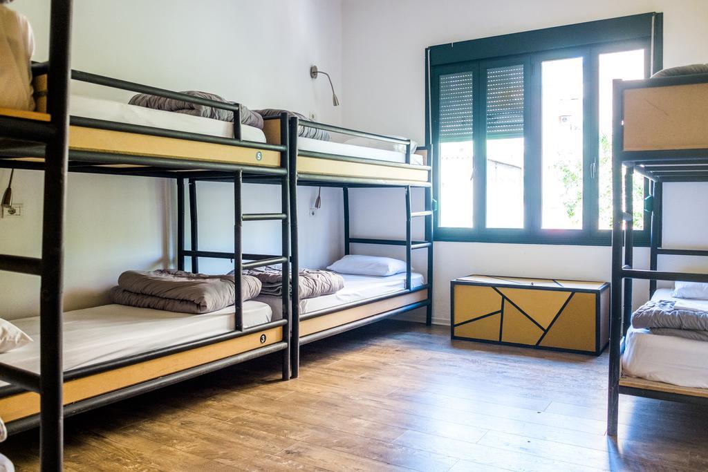 Destil Hostel Tirana Eksteriør billede