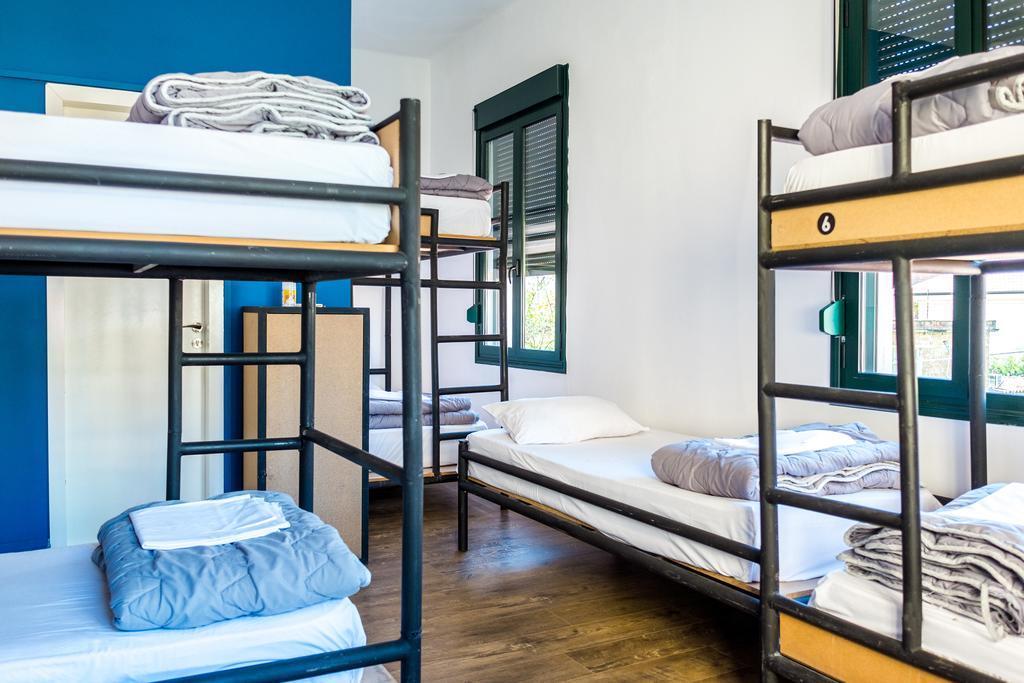 Destil Hostel Tirana Eksteriør billede