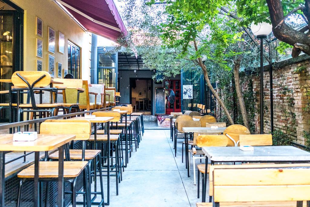 Destil Hostel Tirana Eksteriør billede