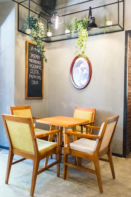 Destil Hostel Tirana Eksteriør billede